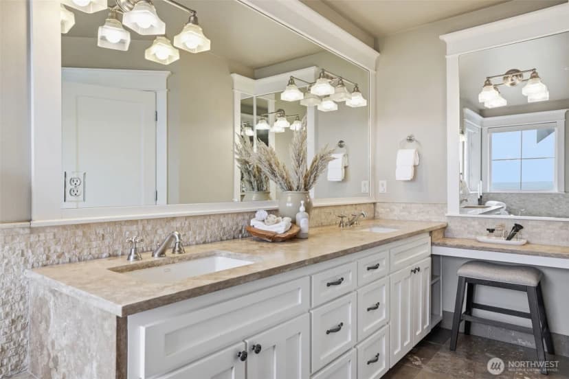 Property photo for 20201 Marine View Drive Sw, Normandy Park photo 22