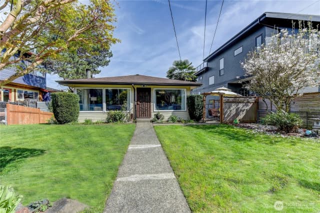 Property photo for 610 27th Avenue E, Seattle