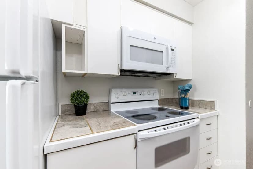 Property photo for 1555 Union Avenue Ne #22, Renton photo 11