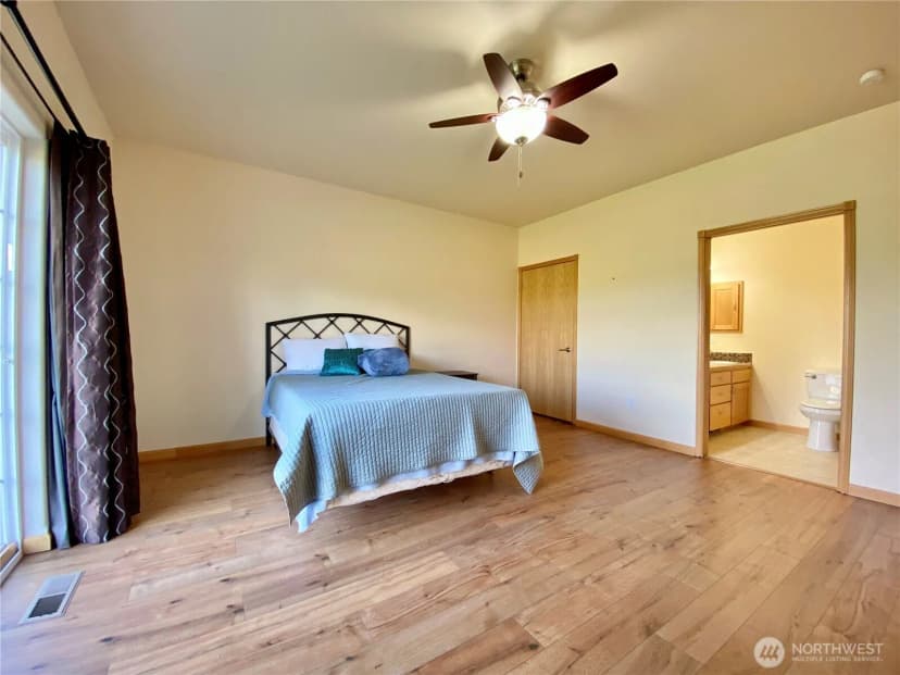 Property photo for 8021 Vialago Parkway, Zillah photo 10