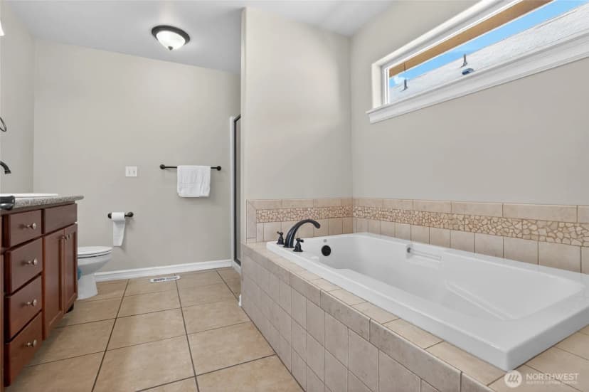 Property photo for 27120 105th Place Se, Kent photo 20