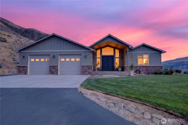 Property photo for 6696 Batterman Road, East Wenatchee photo 2