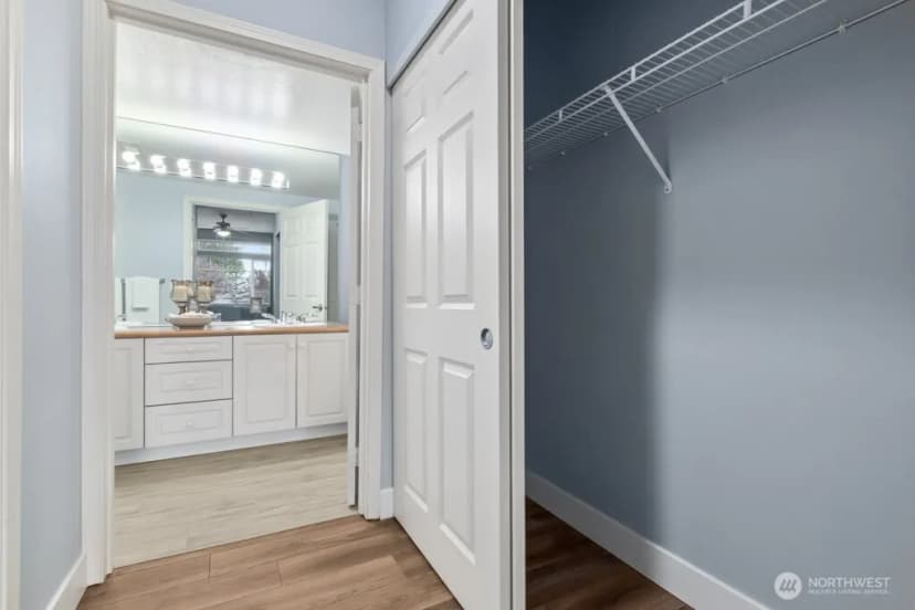 Property photo for 400 S 46th Place #b, Renton photo 19