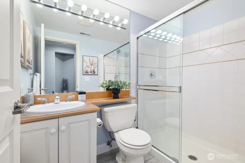Property photo for 400 S 46th Place #b, Renton photo 22