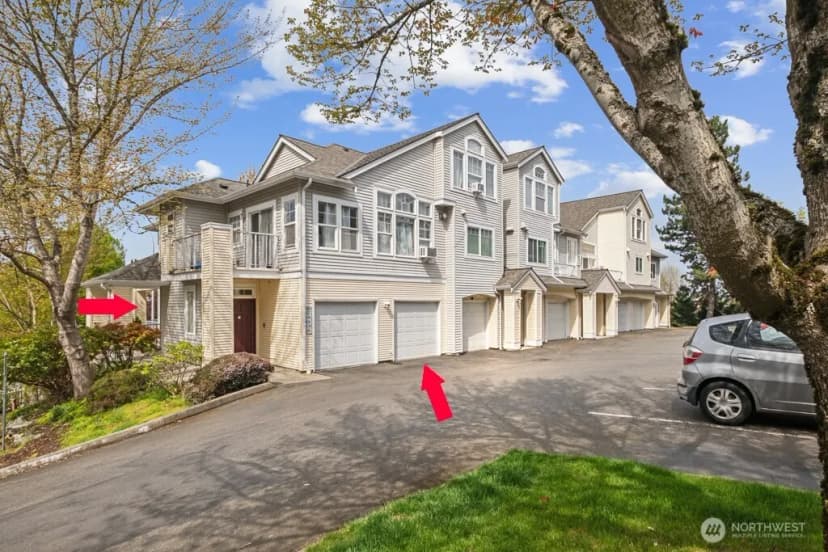 Property photo for 400 S 46th Place #b, Renton photo 3