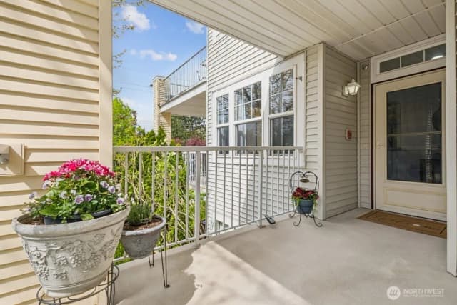 Property photo for 400 S 46th Place #b, Renton photo 5