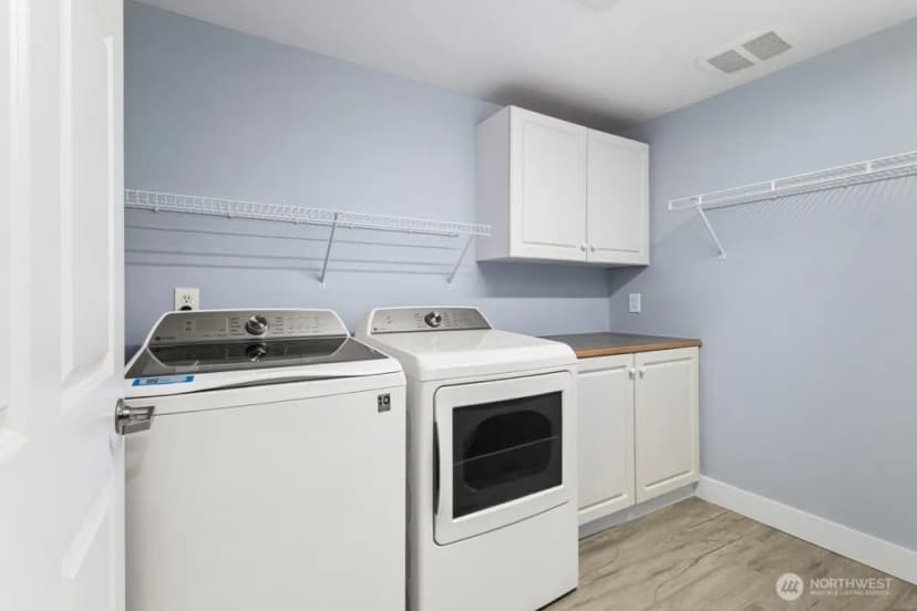 Property photo for 400 S 46th Place #b, Renton photo 24