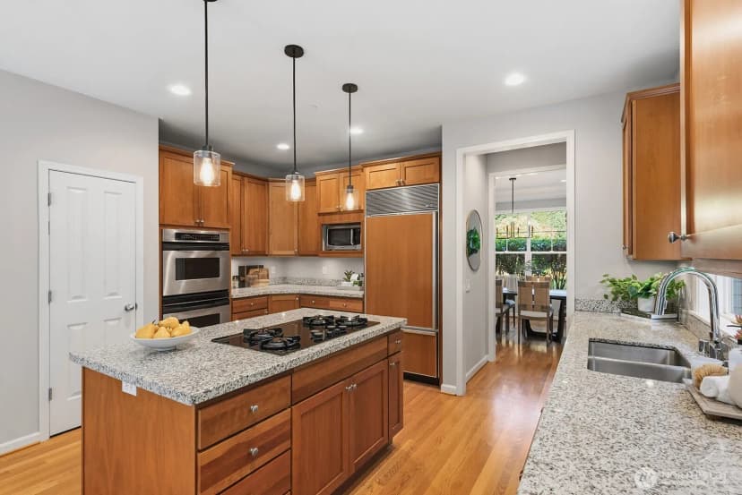 Property photo for 6323 Ne 130th Place, Kirkland photo 10