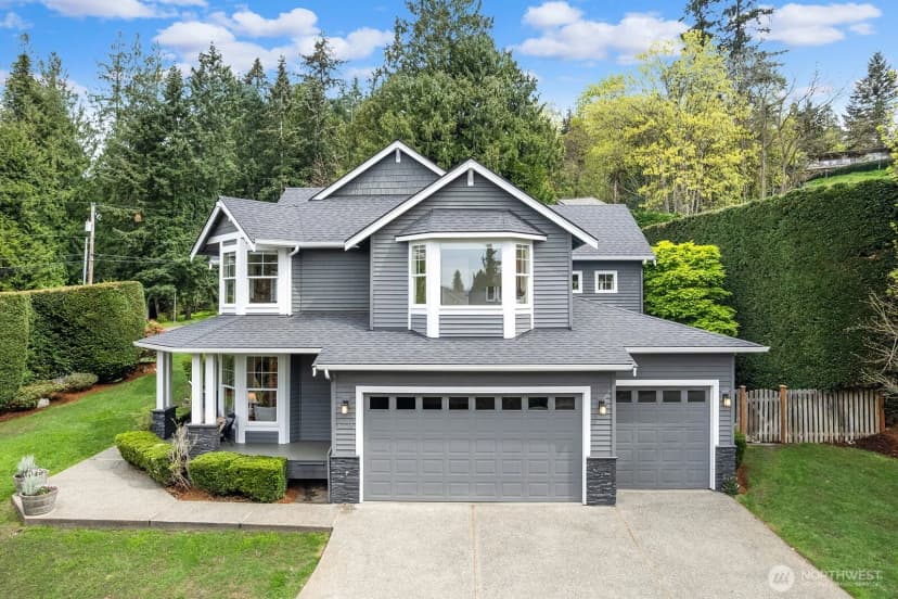Property photo for 6323 Ne 130th Place, Kirkland photo 2