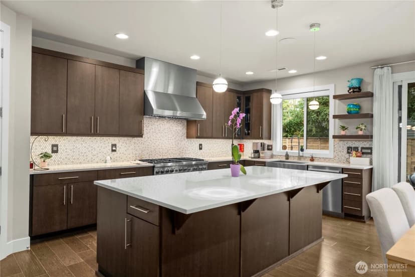 Property photo for 10351 Se 8th Street, Bellevue photo 10
