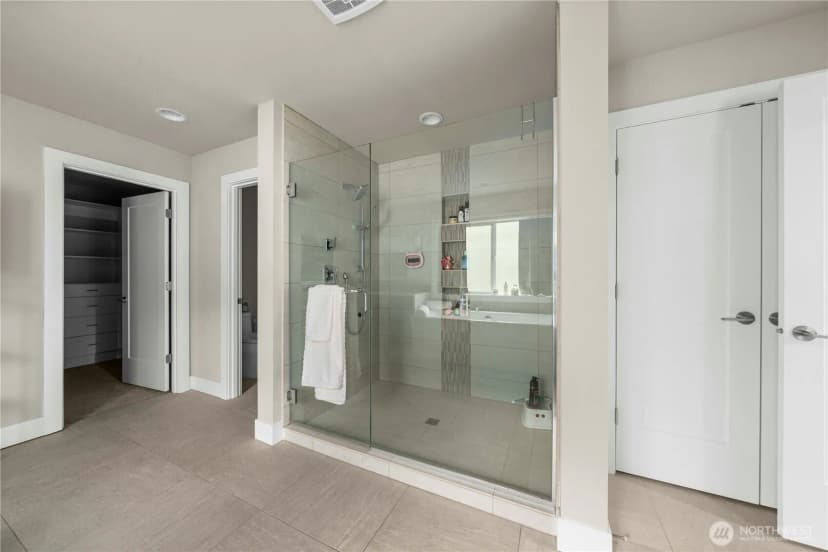 Property photo for 10351 Se 8th Street, Bellevue photo 25