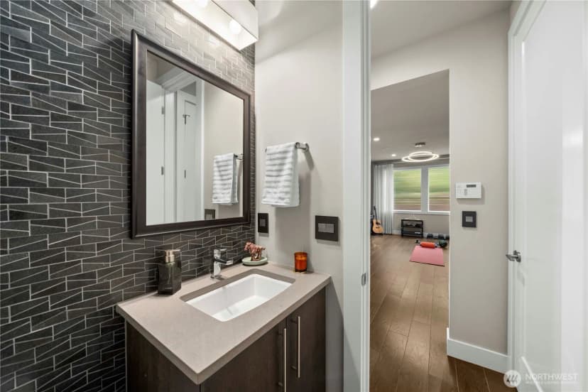 Property photo for 10351 Se 8th Street, Bellevue photo 18