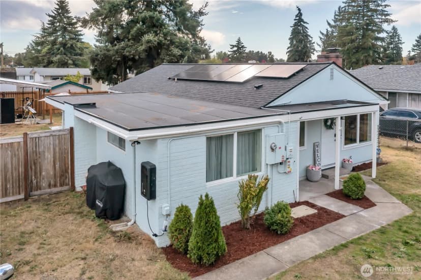 Property photo for 1508 121 Street S, Tacoma photo 3