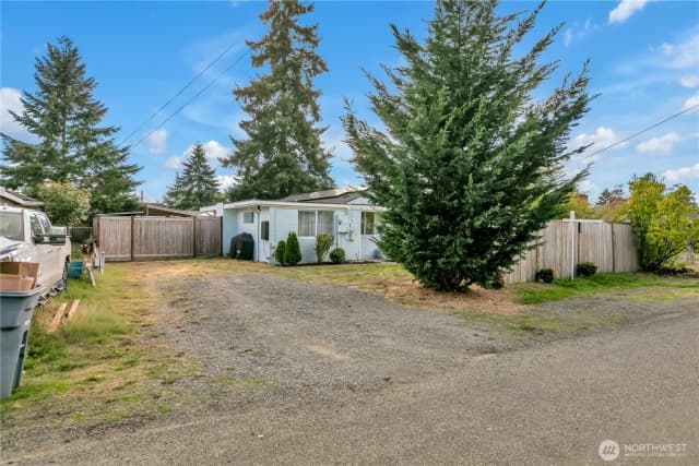 Property photo for 1508 121 Street S, Tacoma photo 2