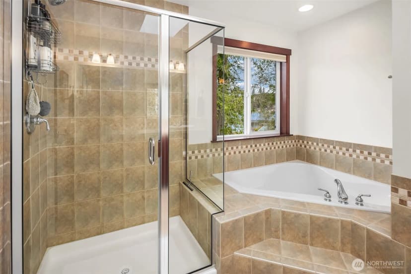 Property photo for 1414 Lake Roesiger Drive, Snohomish photo 24