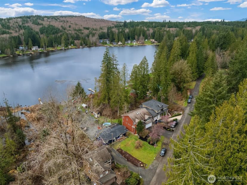 Property photo for 1414 Lake Roesiger Drive, Snohomish photo 2