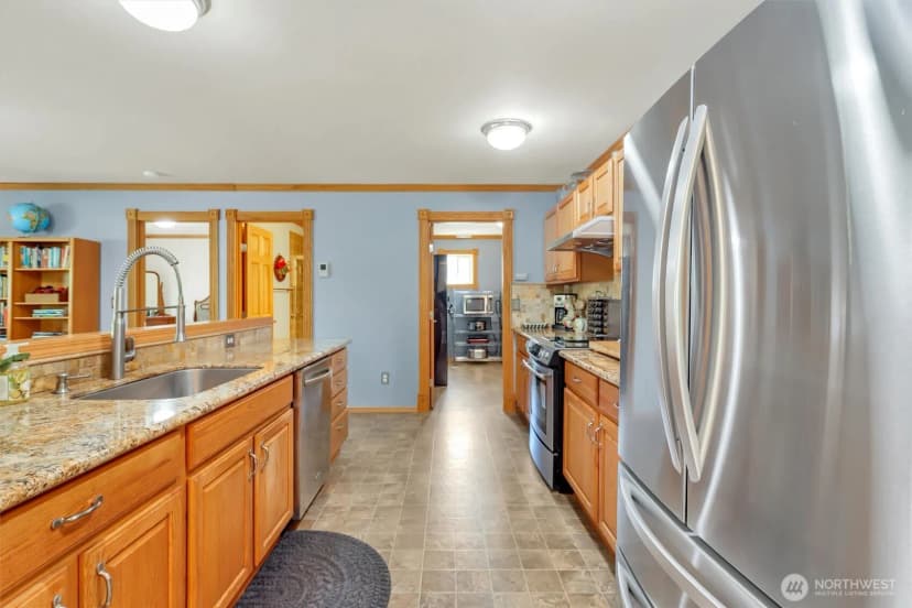 Property photo for 8611 79th Street Ne, Marysville photo 15