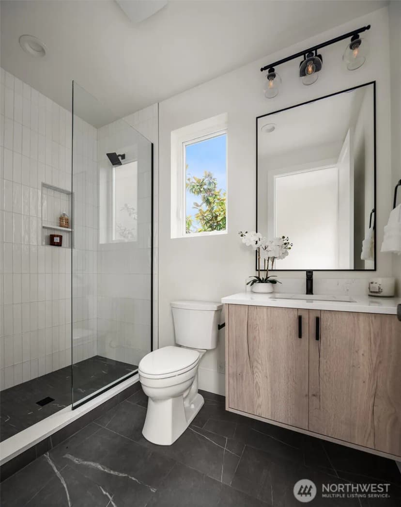 Property photo for 138 8th Ct, Kirkland photo 16