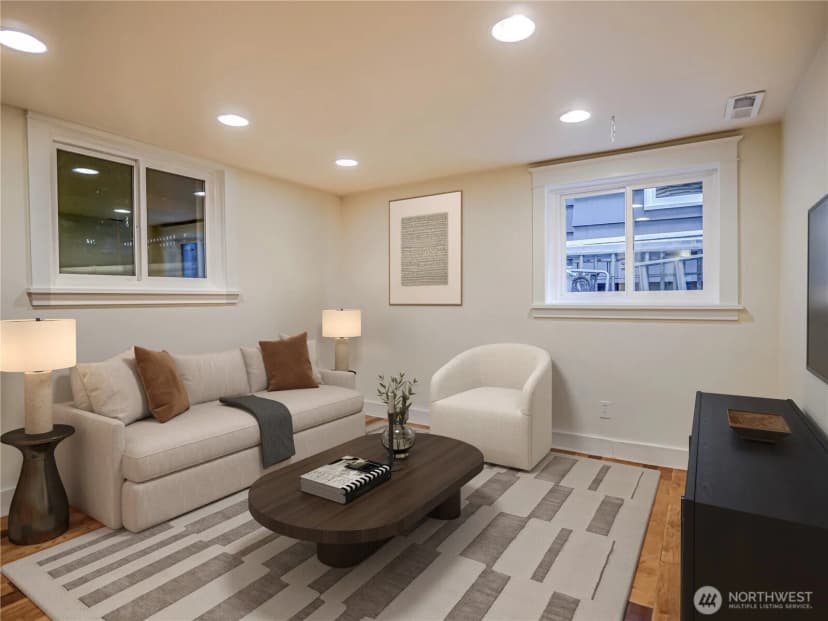 Property photo for 4026 Burke Avenue N, Seattle photo 26
