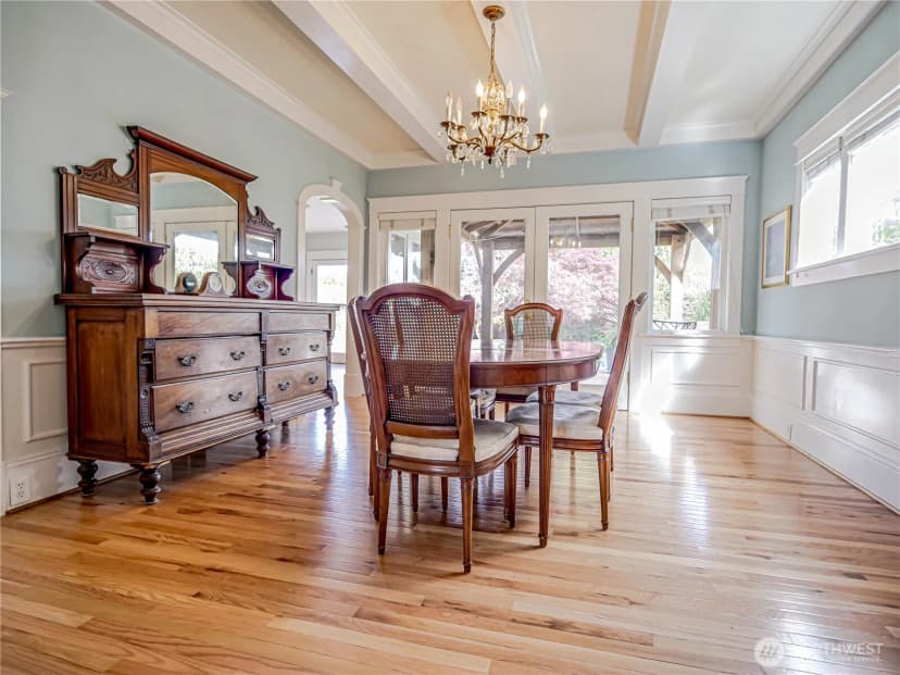 Property photo for 4026 Burke Avenue N, Seattle photo 9
