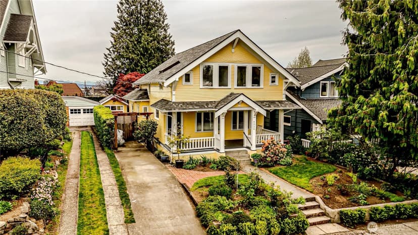 Property photo for 4026 Burke Avenue N, Seattle photo 2