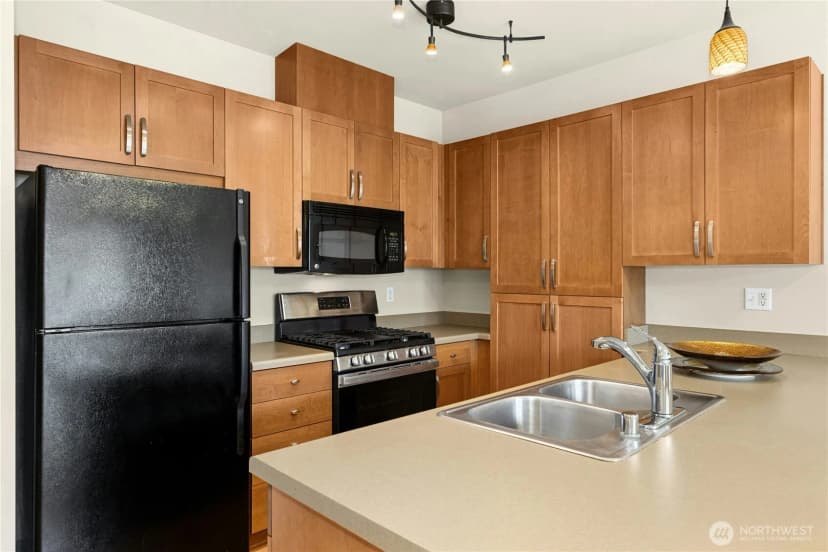 Property photo for 1880 25th Avenue Ne #413, Issaquah photo 11