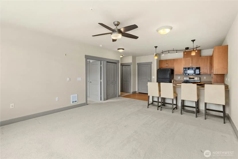 Property photo for 1880 25th Avenue Ne #413, Issaquah photo 7