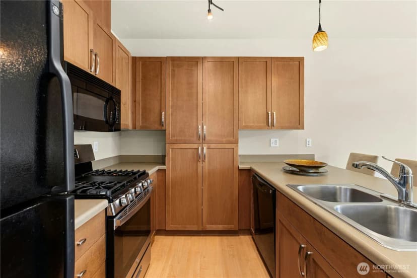 Property photo for 1880 25th Avenue Ne #413, Issaquah photo 12