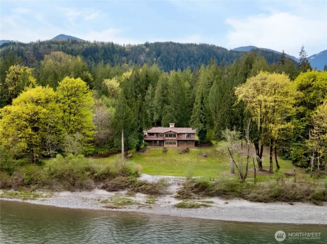 Property photo for 7337 Skagit View Drive, Concrete