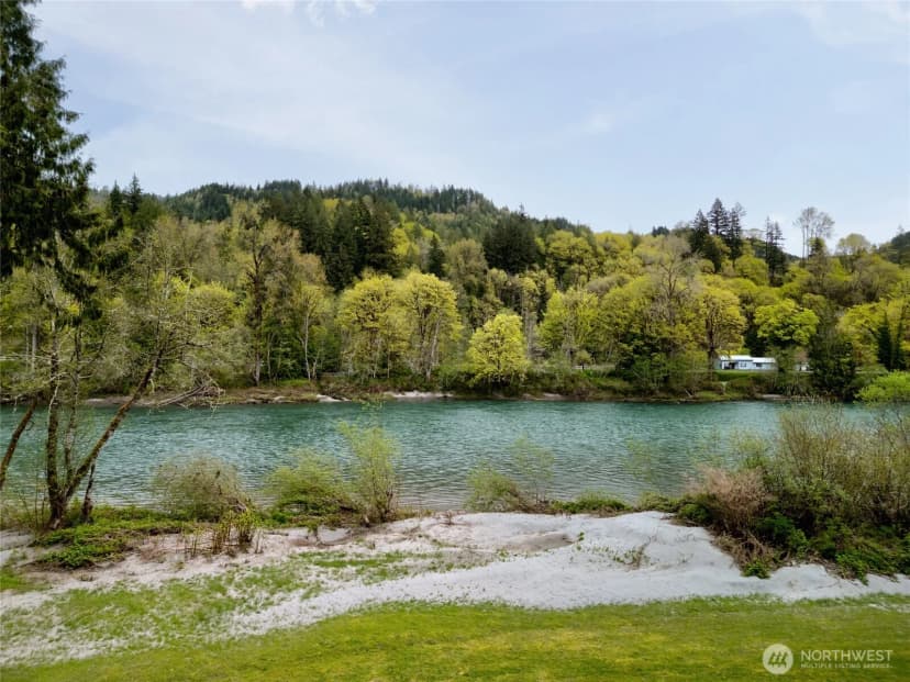 Property photo for 7337 Skagit View Drive, Concrete photo 3