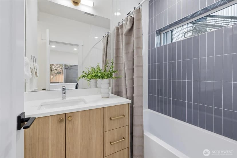 Property photo for 2018 Fairview Avenue E #d, Seattle photo 7