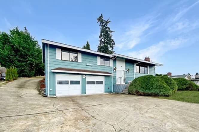 Property photo for 3700 Harbel Drive Ne, Bremerton photo 3