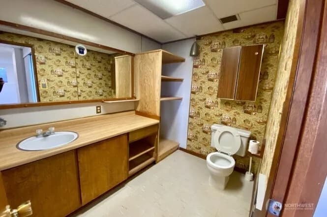 Property photo for 3700 Harbel Drive Ne, Bremerton photo 17