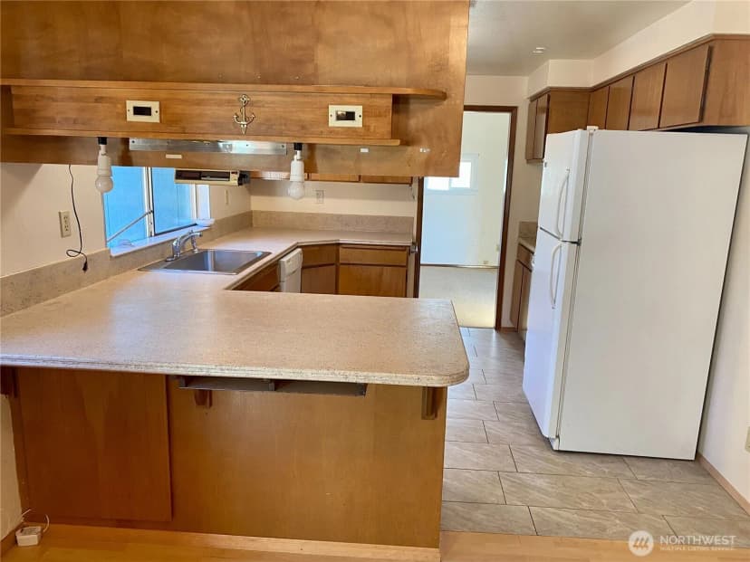 Property photo for 3700 Harbel Drive Ne, Bremerton photo 19