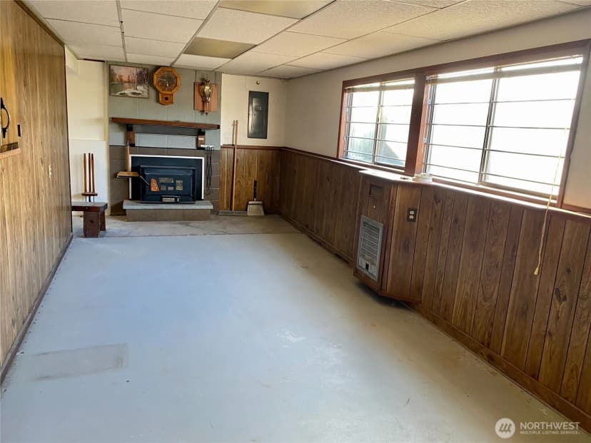 Property photo for 3700 Harbel Drive Ne, Bremerton photo 18
