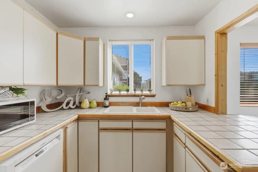 Property photo for 21204 3rd Avenue S, Des Moines photo 12