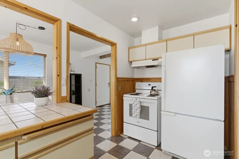 Property photo for 21204 3rd Avenue S, Des Moines photo 14