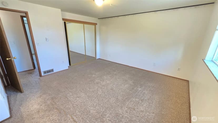 Property photo for 73 Nw Roeder Drive, Oak Harbor photo 36
