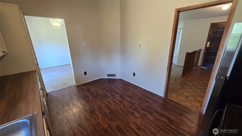 Property photo for 73 Nw Roeder Drive, Oak Harbor photo 5
