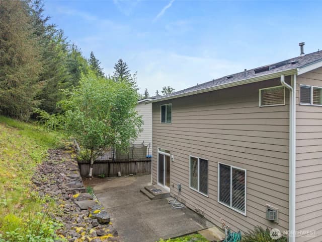 Property photo for 24931 234th Place Se, Maple Valley photo 2
