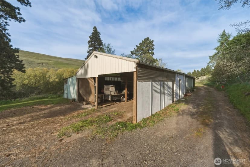 Property photo for 938 Patit Road, Dayton photo 17