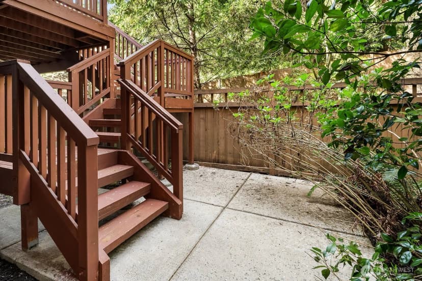 Property photo for 10508 Se 10th Court, Bellevue photo 24