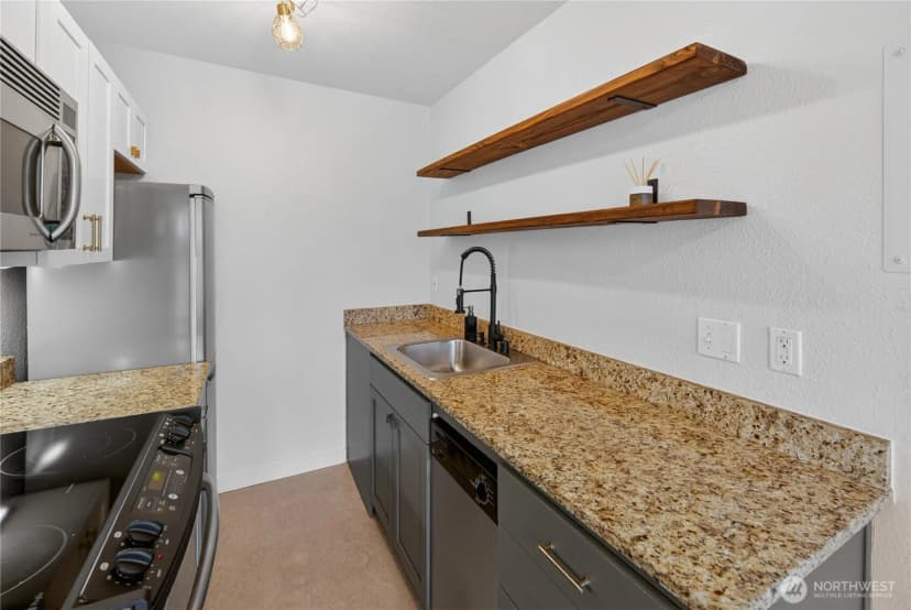 Property photo for 124 Warren Avenue N #208, Seattle photo 12