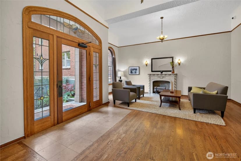 Property photo for 124 Warren Avenue N #208, Seattle photo 2