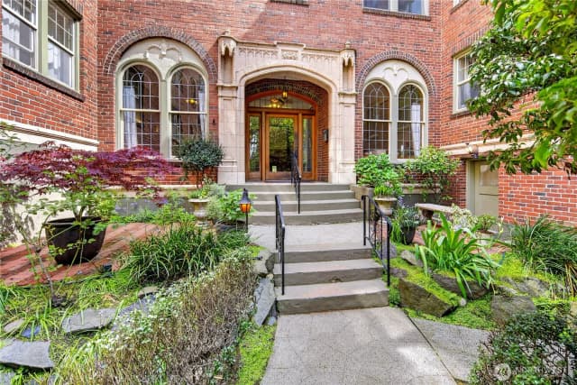 Property photo for 124 Warren Avenue N #208, Seattle