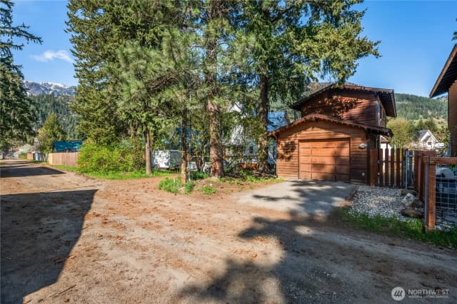 Property photo for 221 Evans Street, Leavenworth photo 2