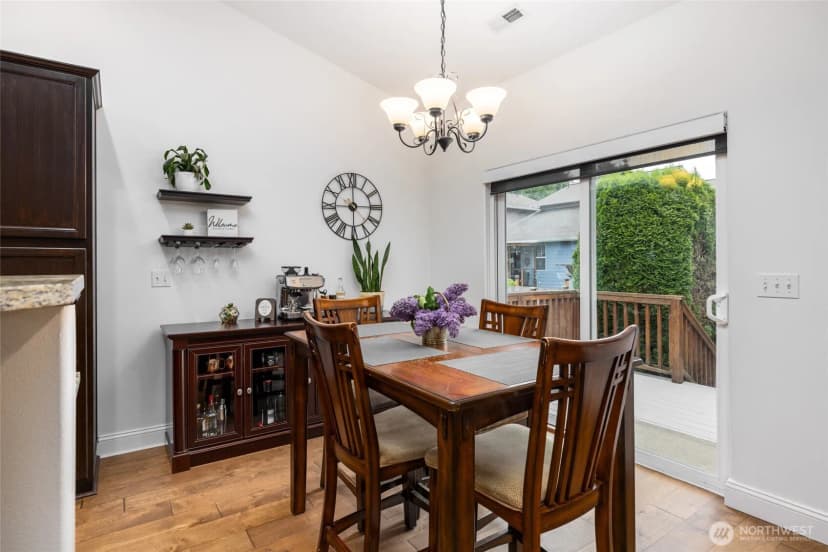 Property photo for 1820 Barnum Lane, Burlington photo 6