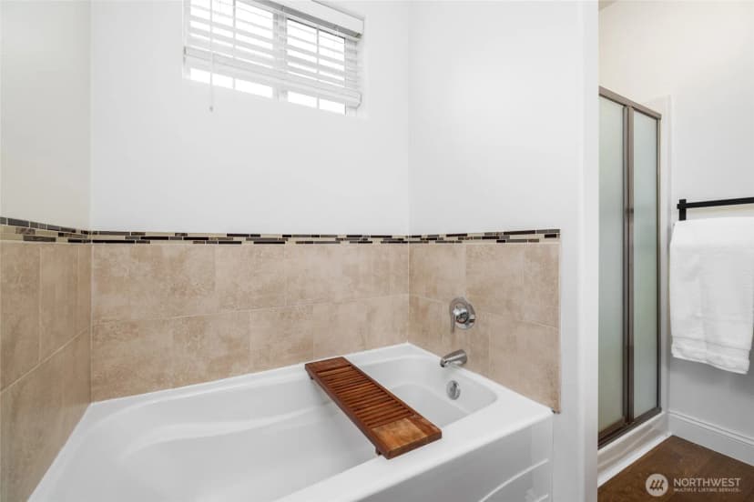 Property photo for 1820 Barnum Lane, Burlington photo 16