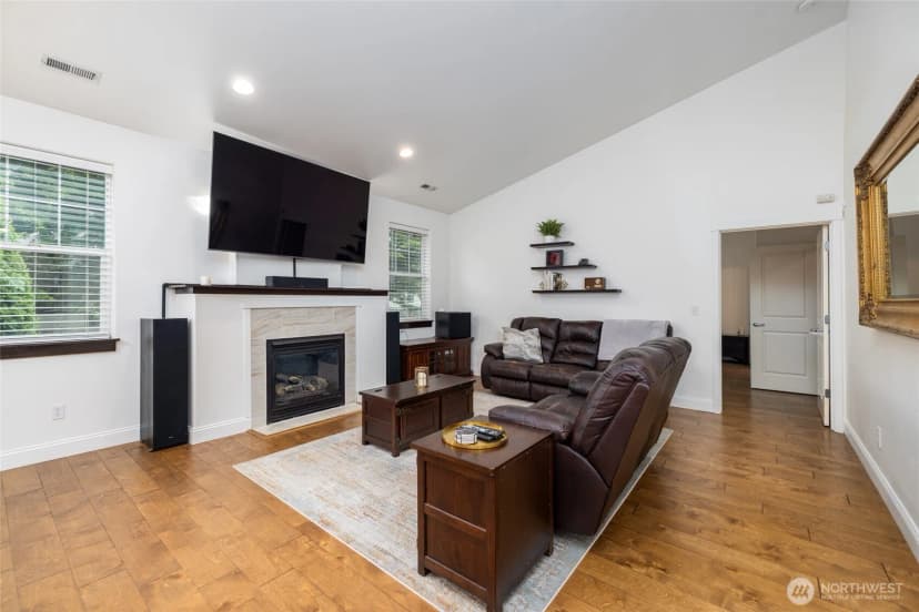 Property photo for 1820 Barnum Lane, Burlington photo 9