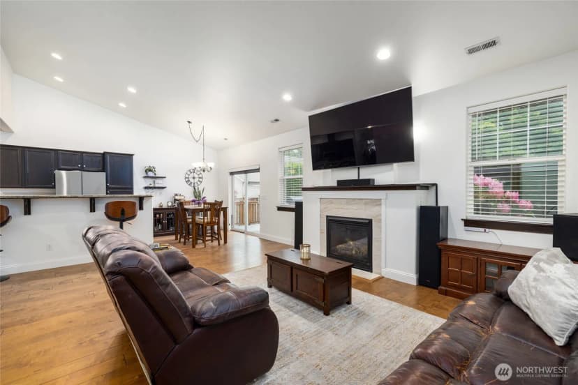 Property photo for 1820 Barnum Lane, Burlington photo 8